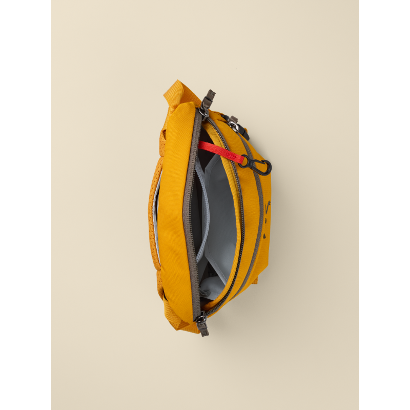 ArcTeryx ArcTeryx Mantis 1 Waist Pack X000009234 Corner Sport 4